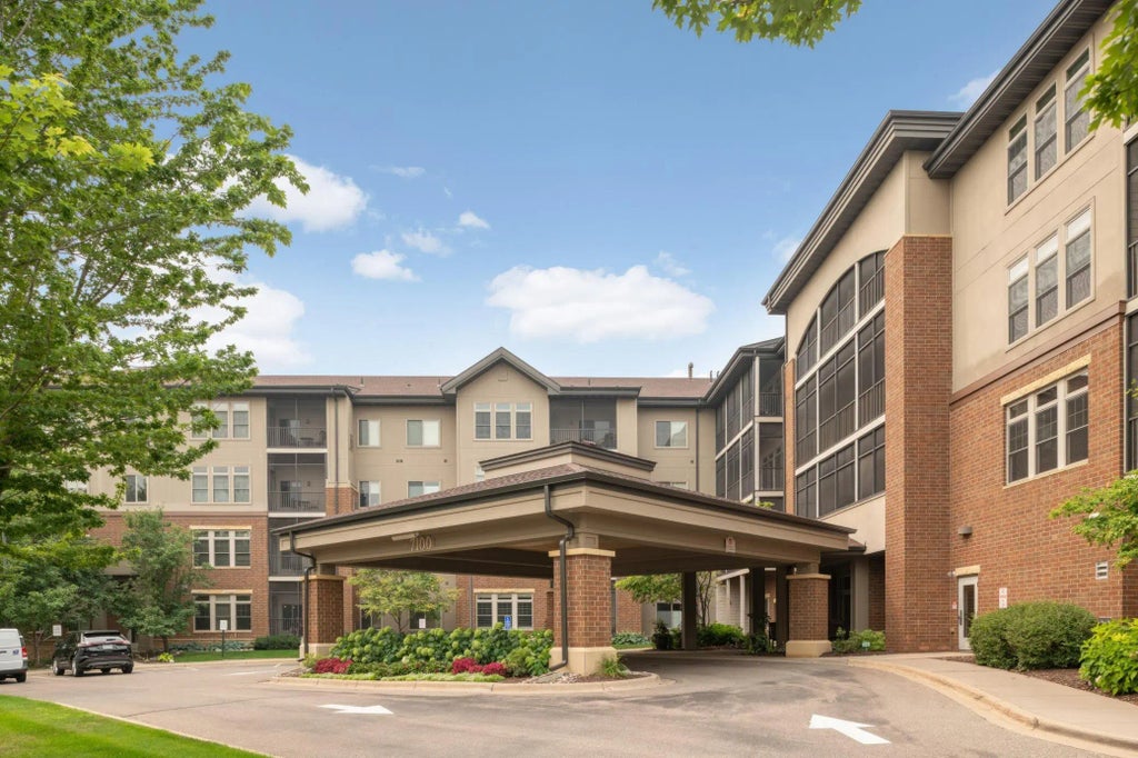 7100 Metro Boulevard 223, Edina