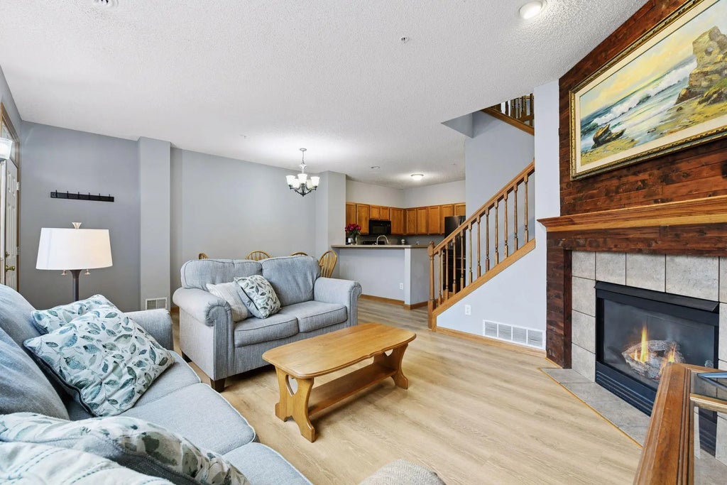 1976 Clover Ridge Drive, Chaska