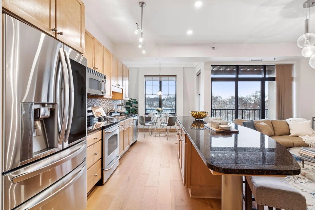 317 Groveland Avenue 712, Minneapolis