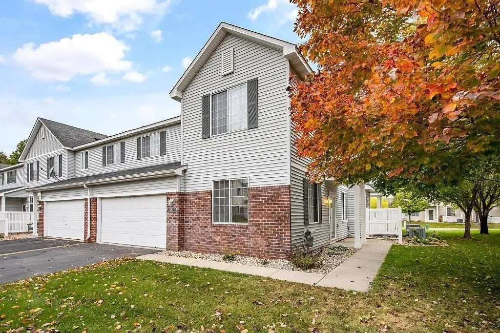 1819 Mockingbird Avenue, Shakopee