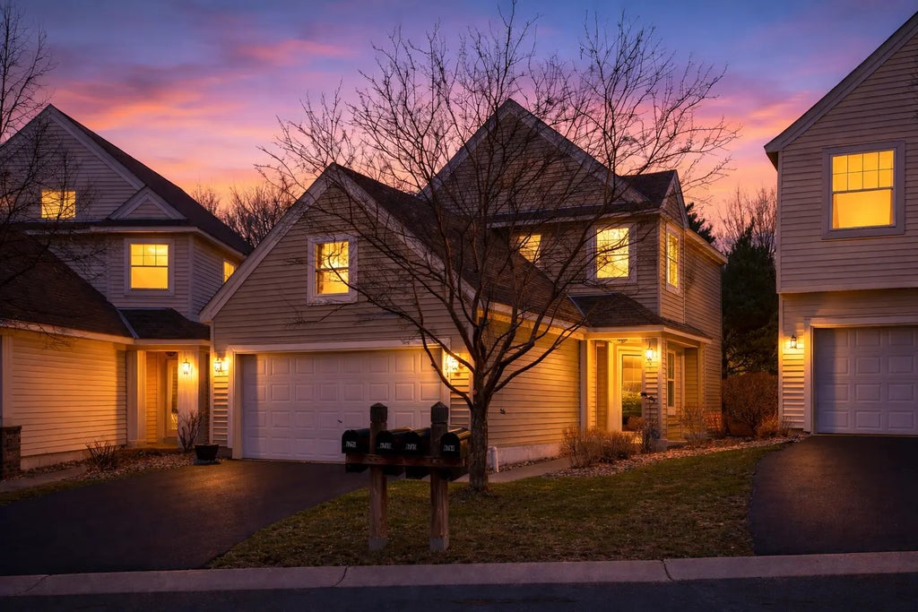 8789 N Bay Drive, Chanhassen