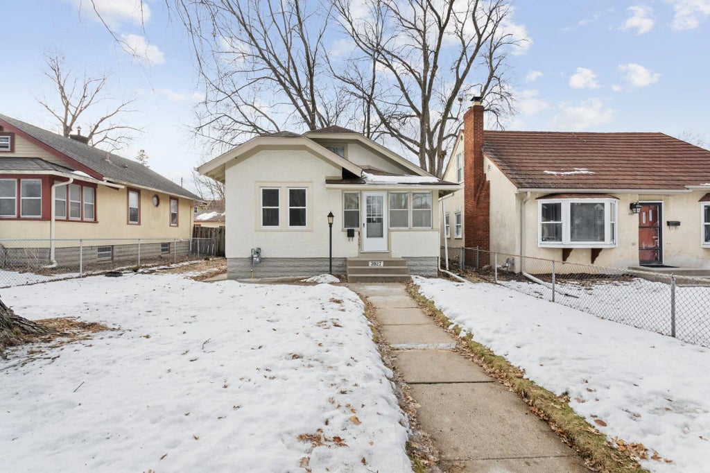 3927 Russell Avenue N, Minneapolis