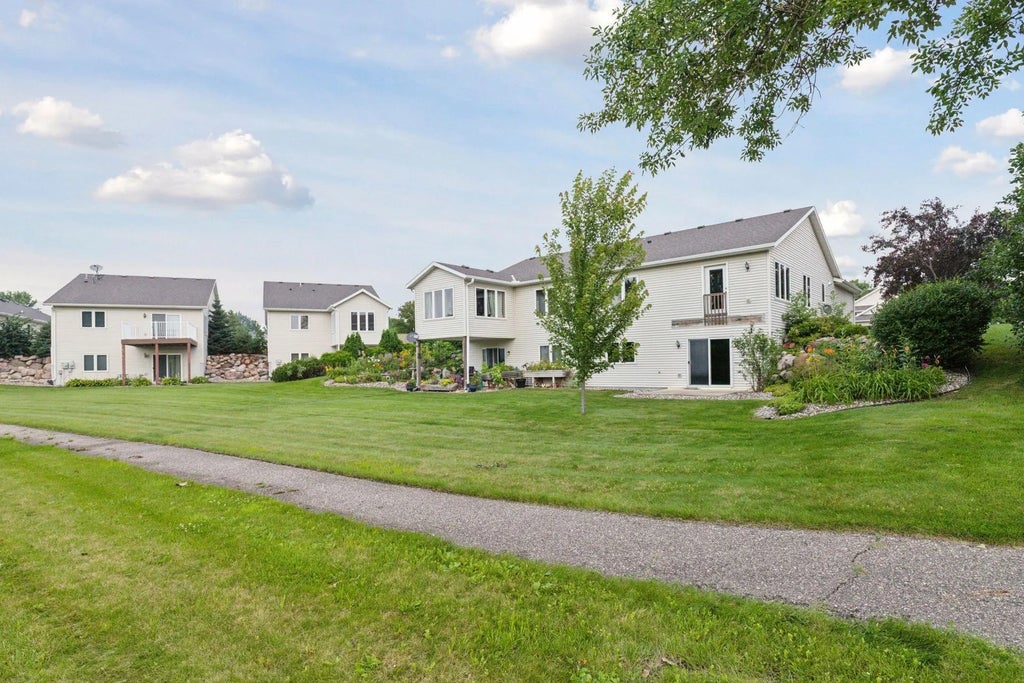 322 Sunfish Court, Winsted