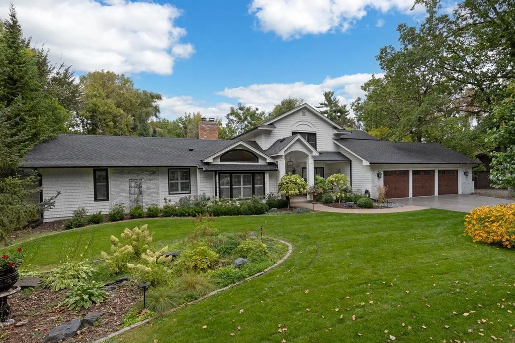 6416 Willow Wood Road, Edina