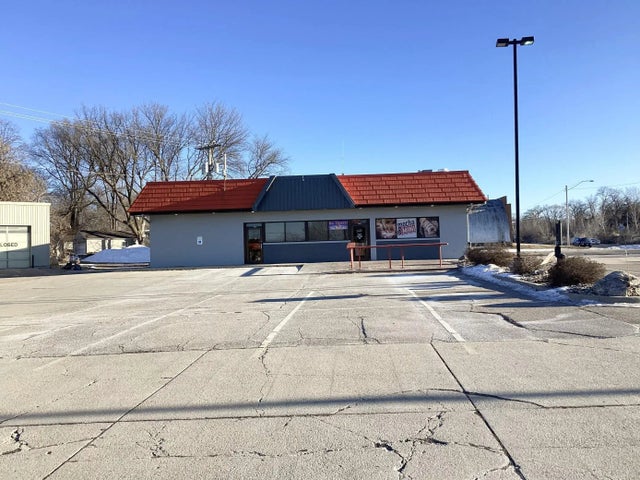 1317 Broadway Avenue Se, Albert Lea