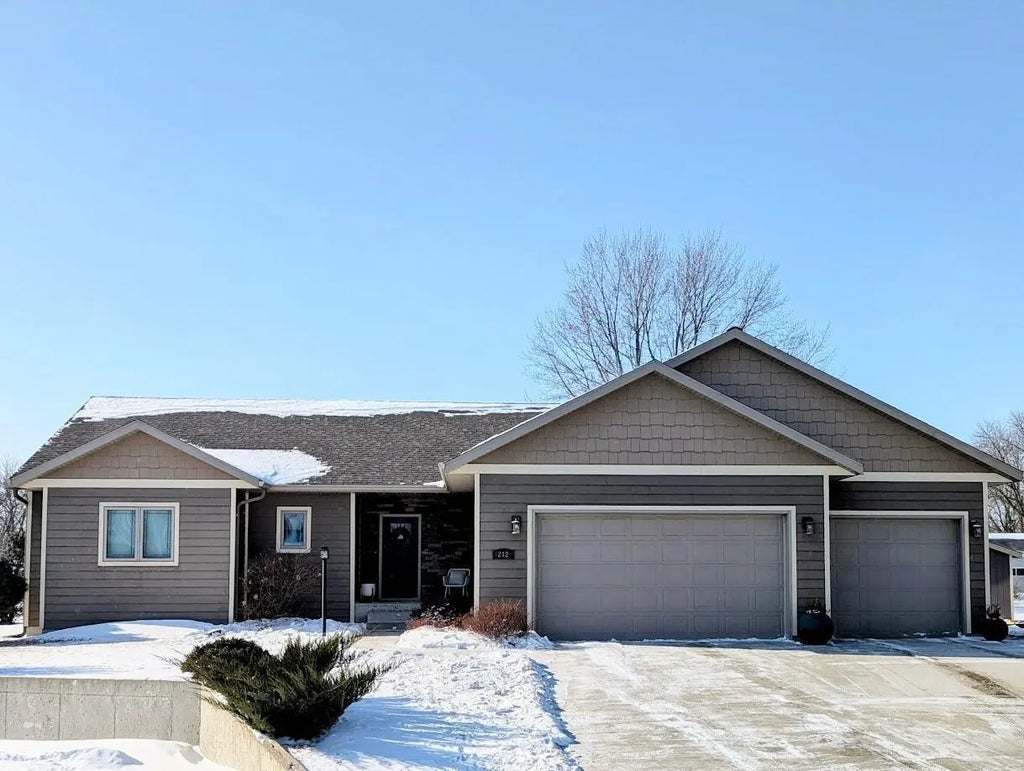 212 Eastwood Drive, Redwood Falls