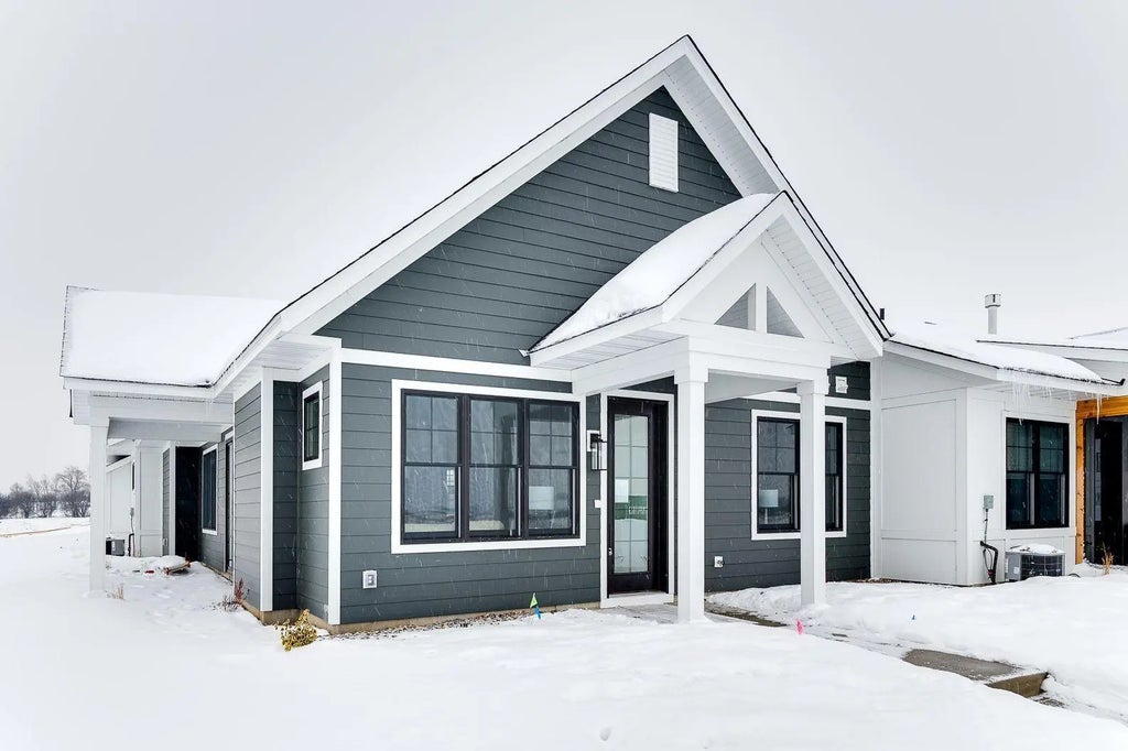 5153 216th Street W, Farmington