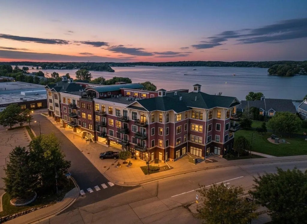 4100 Spring Street 211, Spring Park