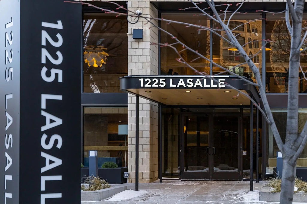 1225 Lasalle Avenue 501, Minneapolis