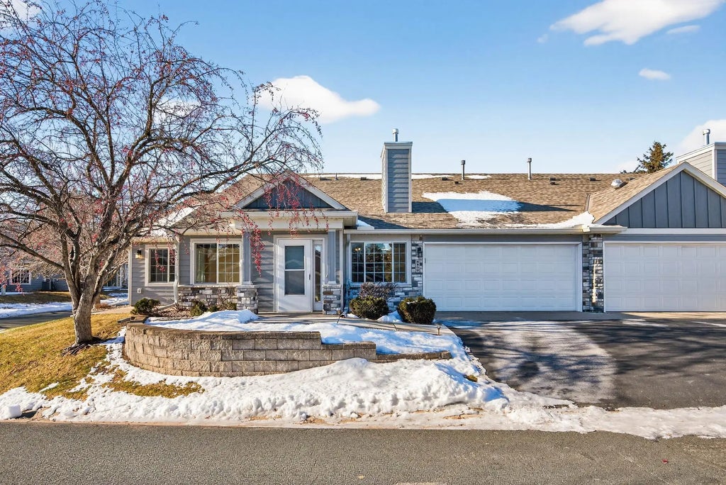 9959 Tamarack Cove, Woodbury