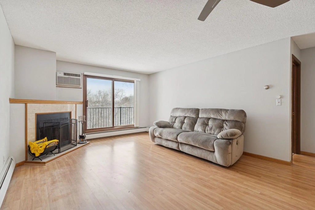 3440 Golfview Drive 211, Eagan