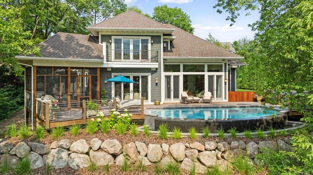 15 Queensland Lane N, Plymouth