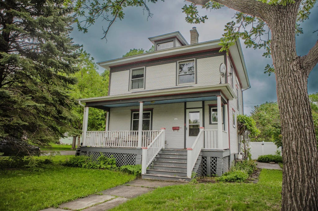 210 E 6th Street, Morris