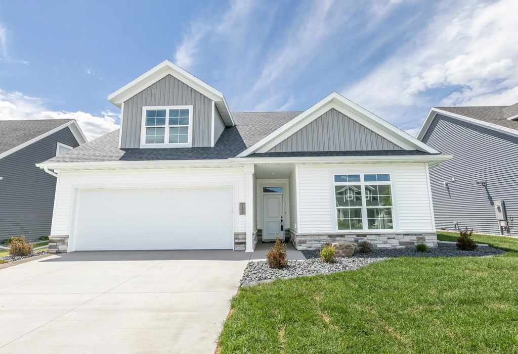 5108 Mira Way W, West Fargo