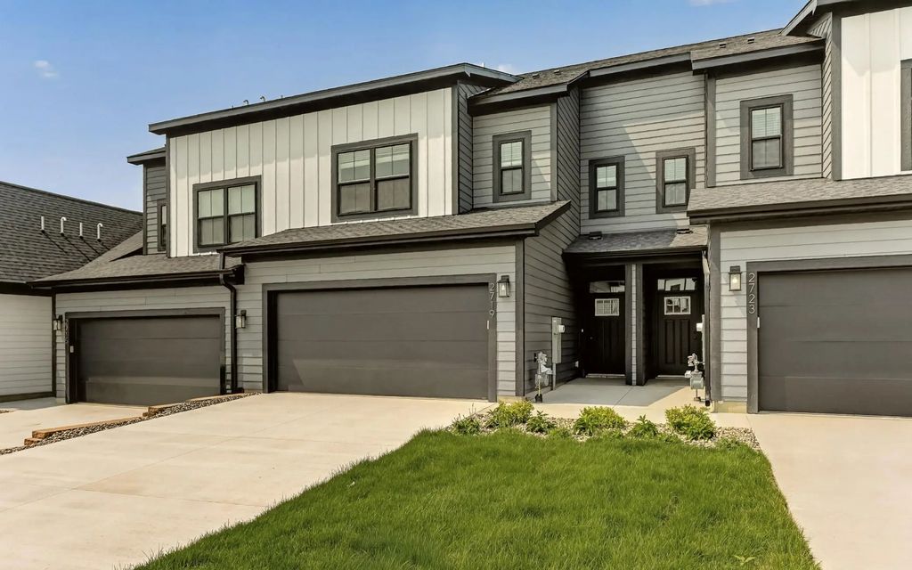 2723 Bentgrass Road Nw, Rochester