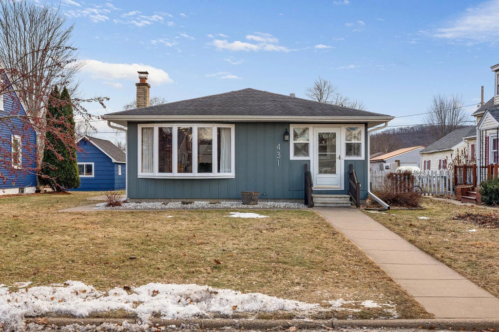 431 S 9th Street, La Crescent