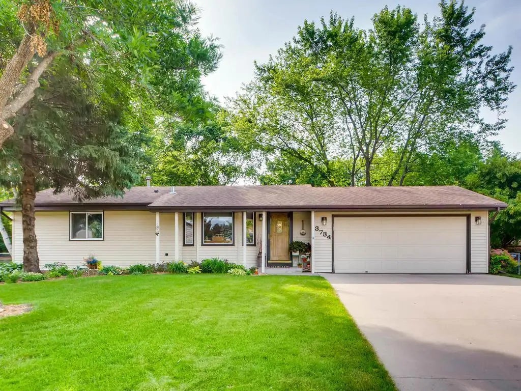 3734 Stacy Circle, White Bear Lake