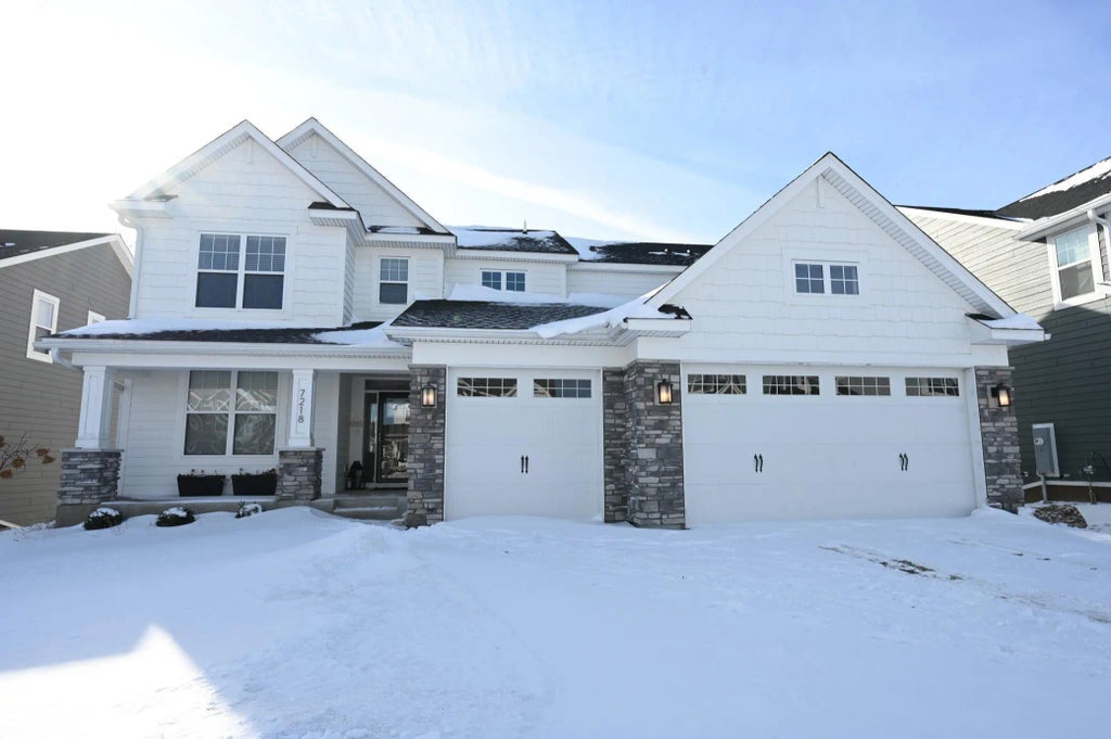 7218 Purple Parkway, Chanhassen