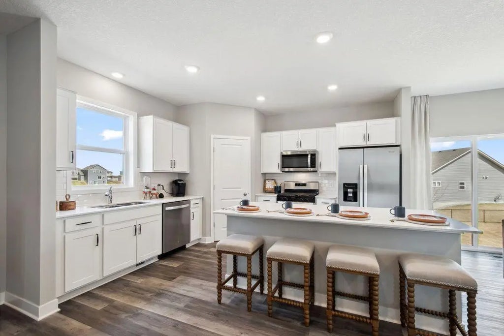 17053 Draper Way, Lakeville