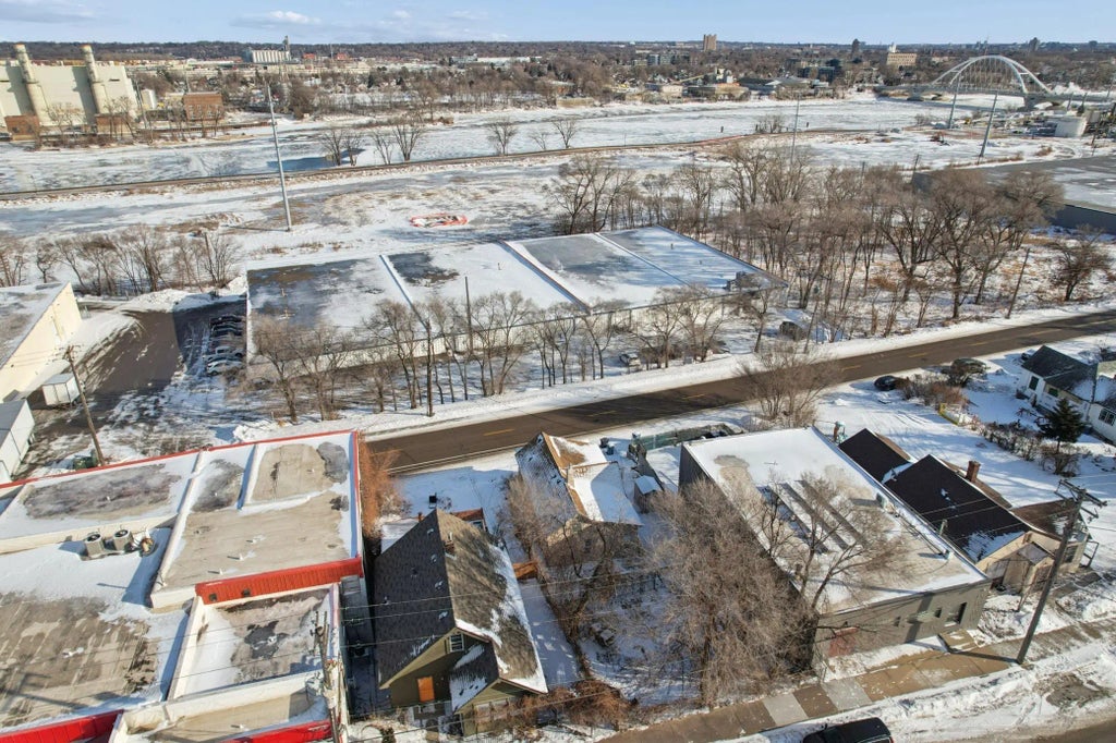 3447 2nd Street N, Minneapolis