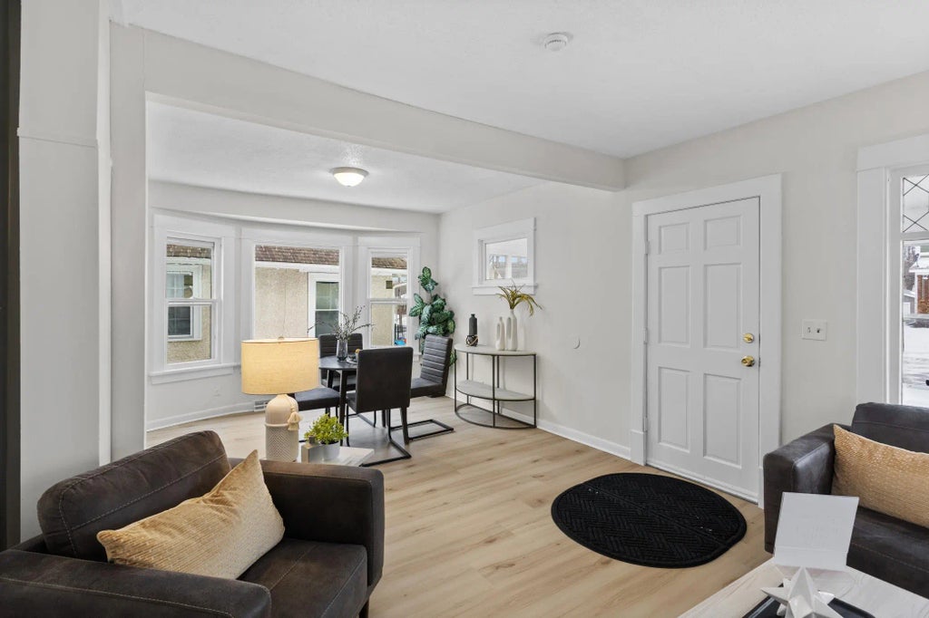 2024 Queen Avenue N, Minneapolis