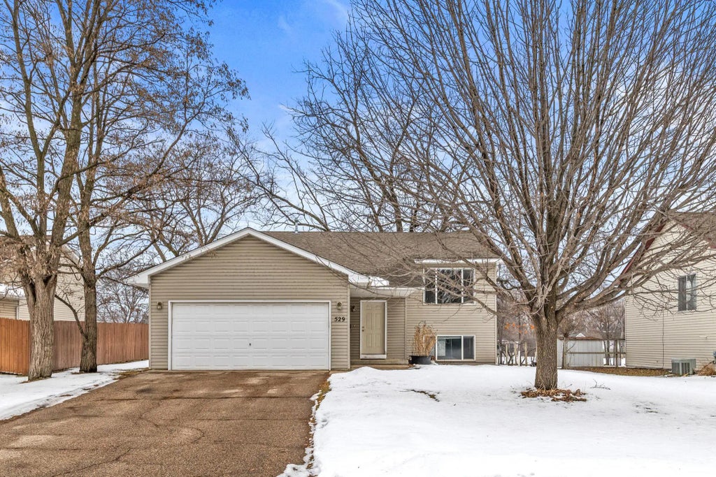 529 5th Avenue E, Shakopee