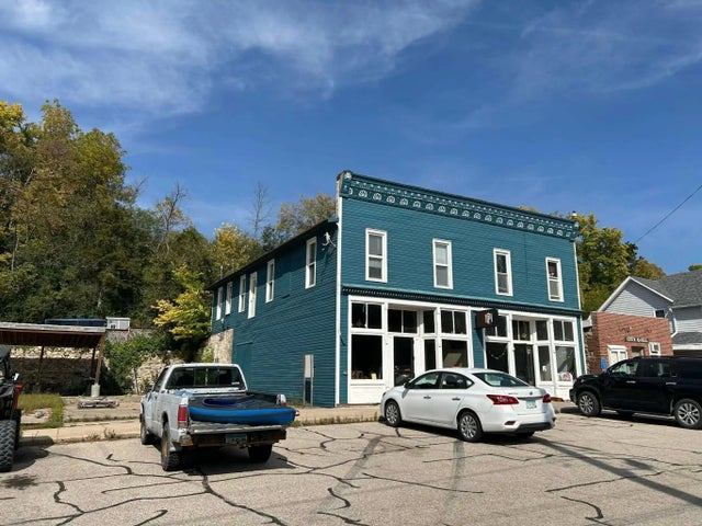 312 Center Street E, Hammond