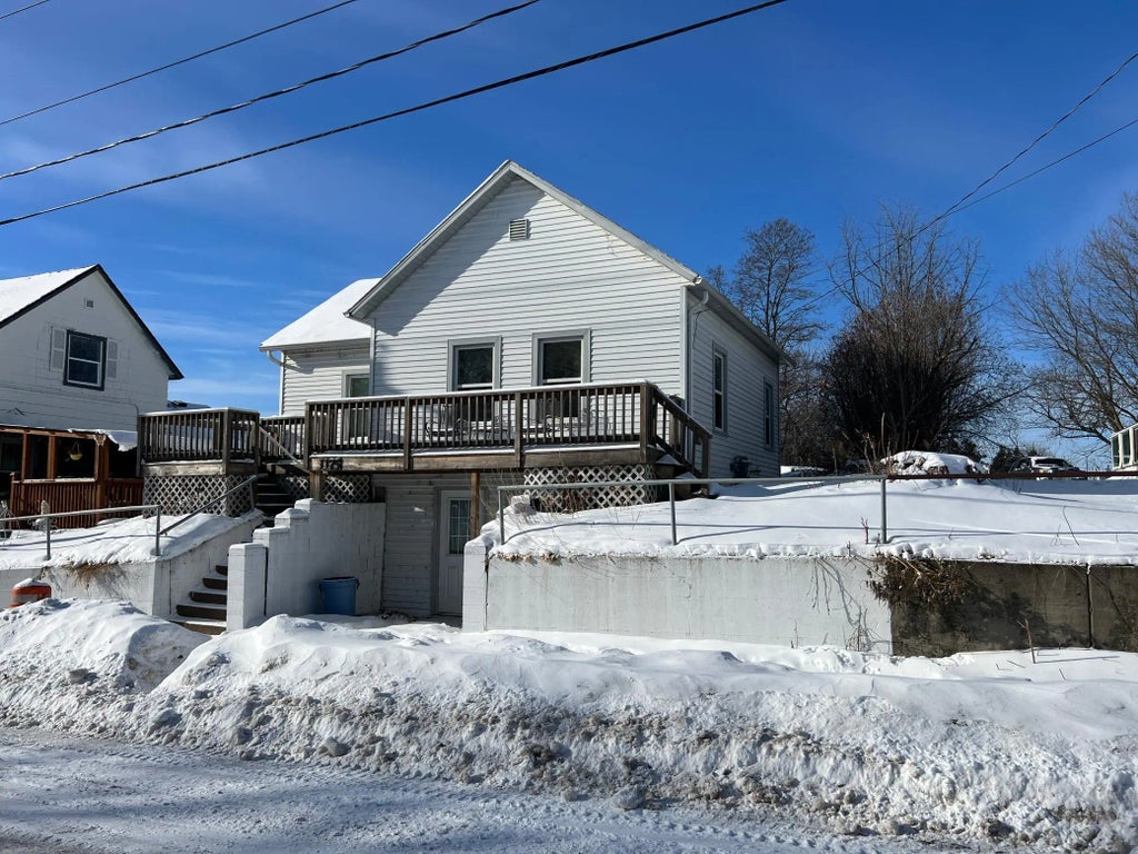 1175 3rd Avenue, Cumberland