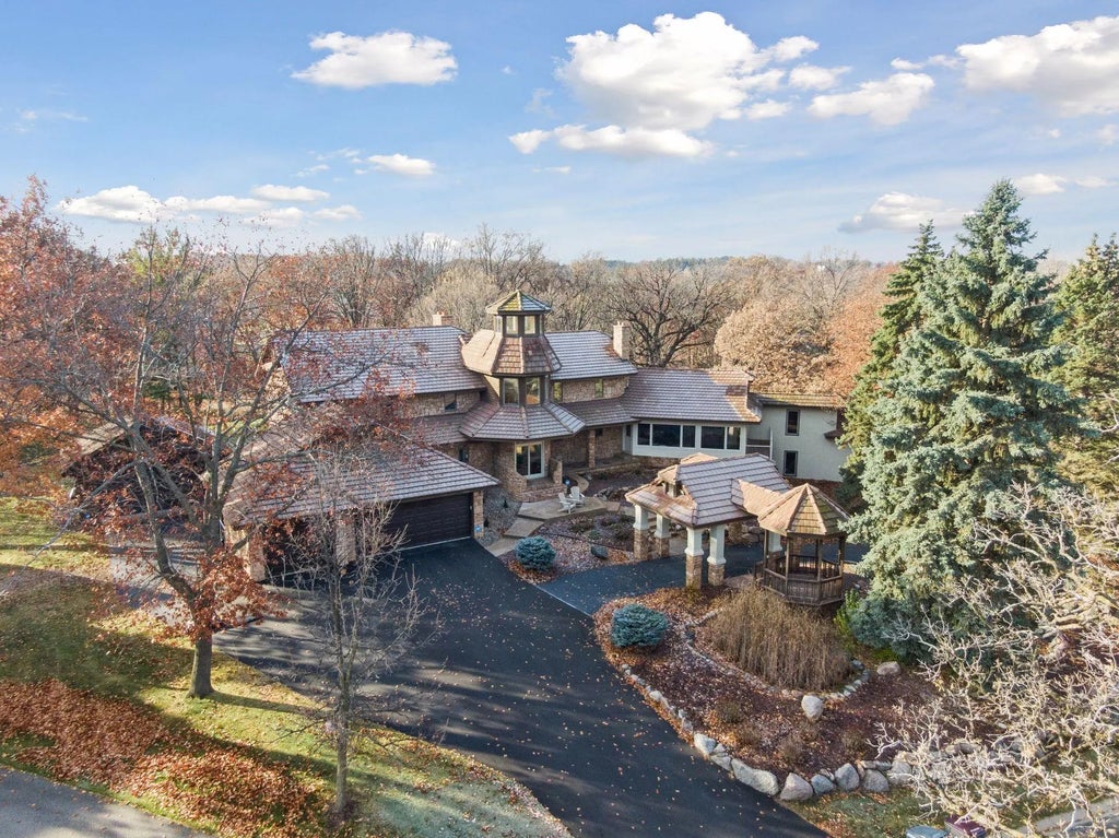 1063 Langston Court, Shakopee