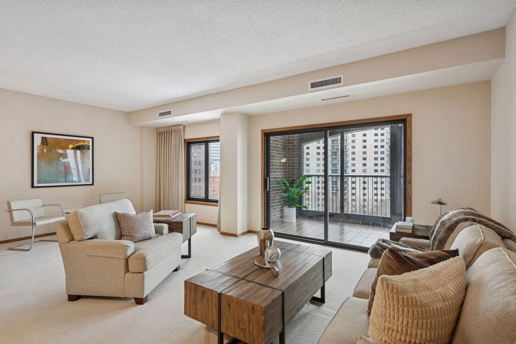 1235 Yale Place 908, Minneapolis