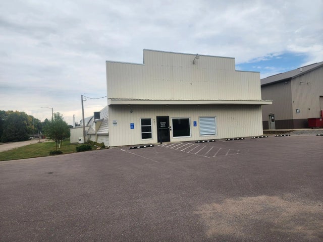 631 W Bridge Street, Redwood Falls