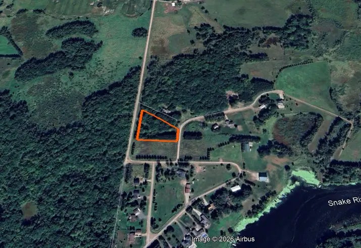 Mid-river Road, Pine City