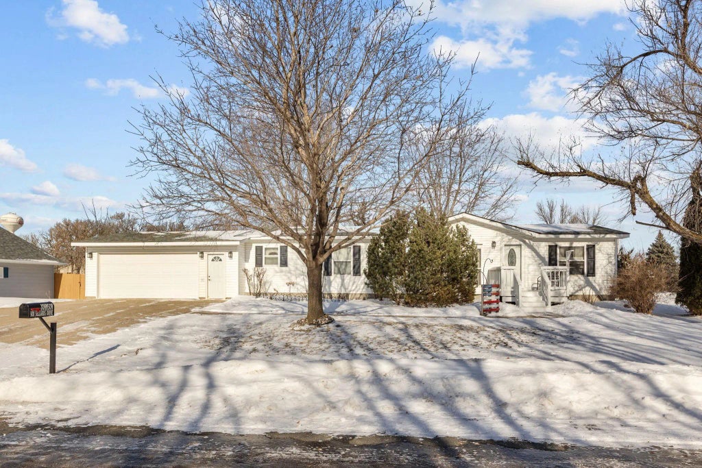 901 Sellards Drive, Dassel