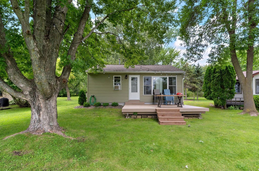 30125 Norway Avenue, Lindstrom