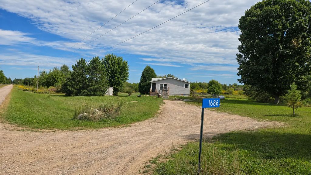 1686 Delta Street, Ogilvie