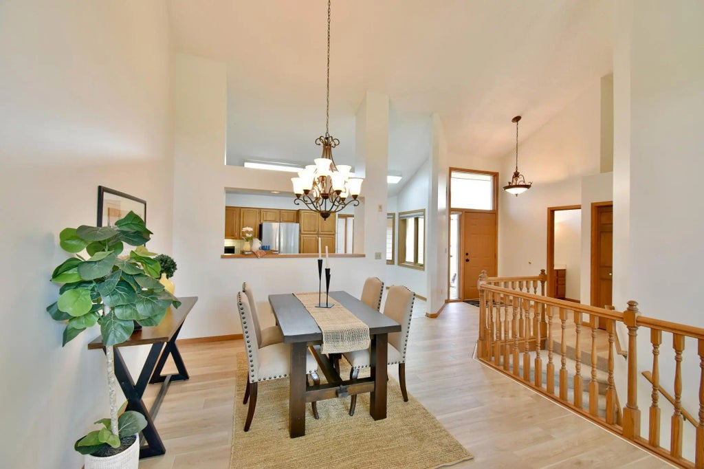 1640 Waterbury, Waconia