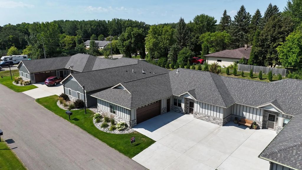 736 Oak Trail, Fergus Falls