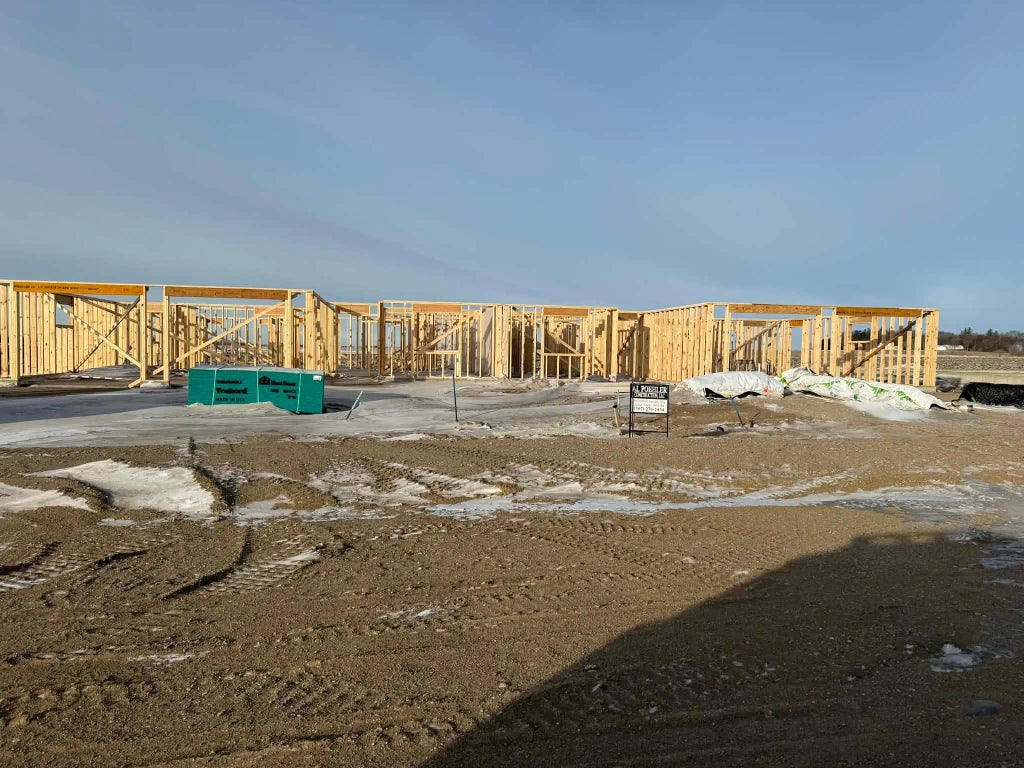 669 Waraju Avenue, New Ulm