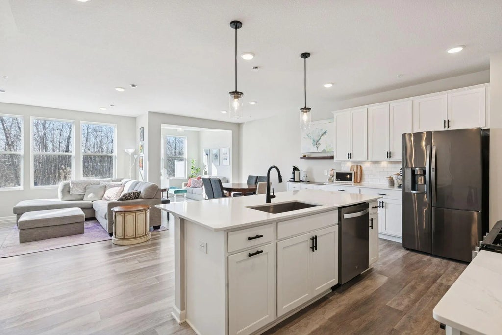 4921 Avery Court, Eagan