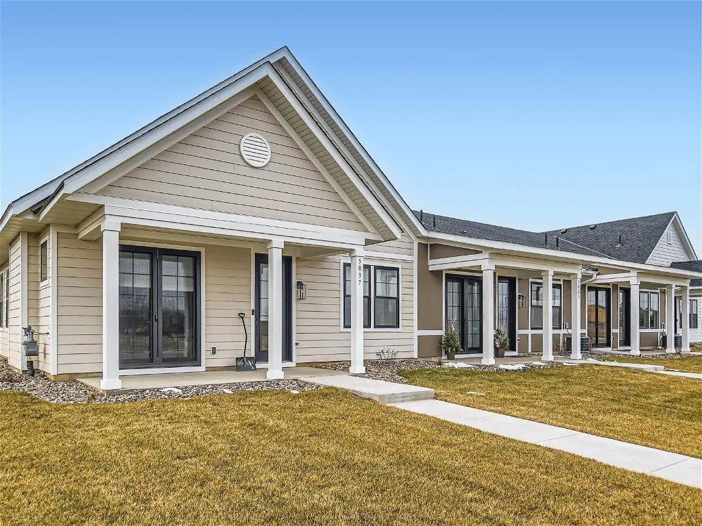 Xxx2 216th Street W, Farmington