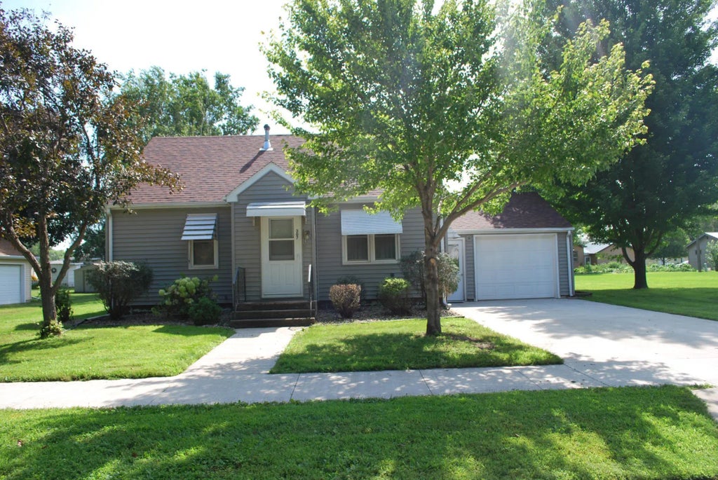 307 S Main Street, Sherburn