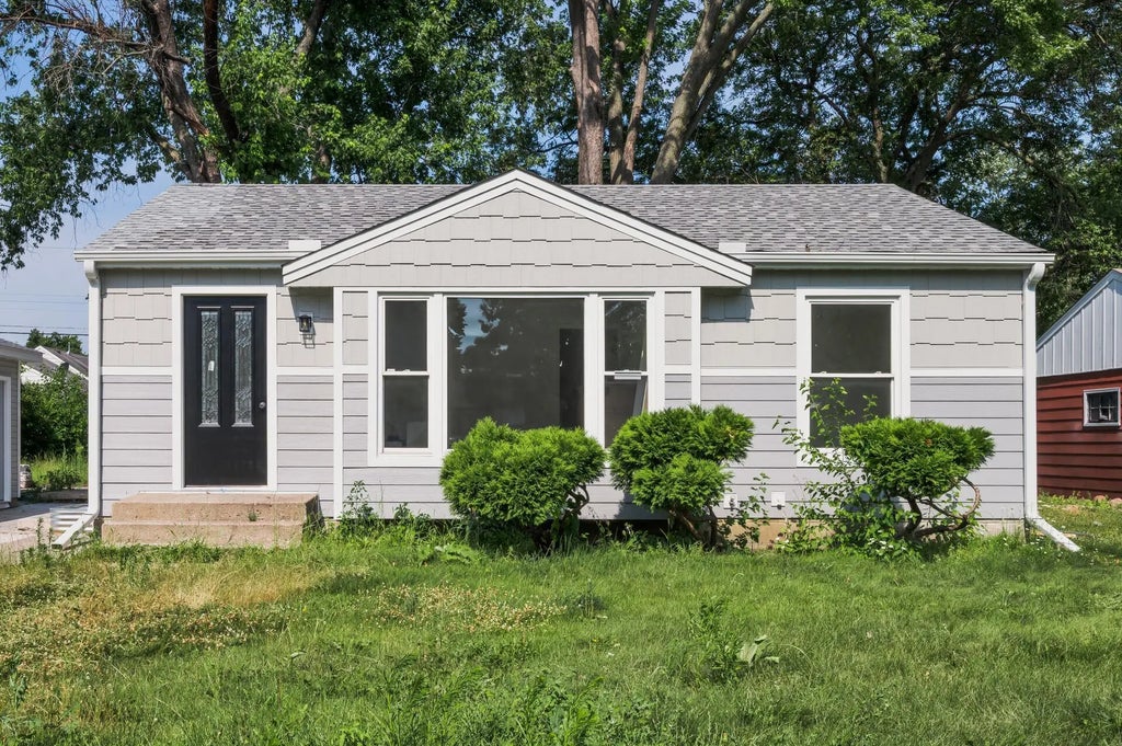 5607 Aldrich Avenue N, Brooklyn Center