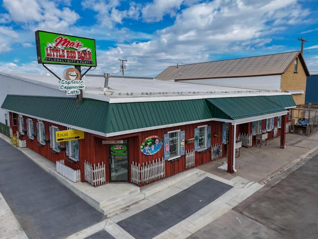 300 West Main St, Perham