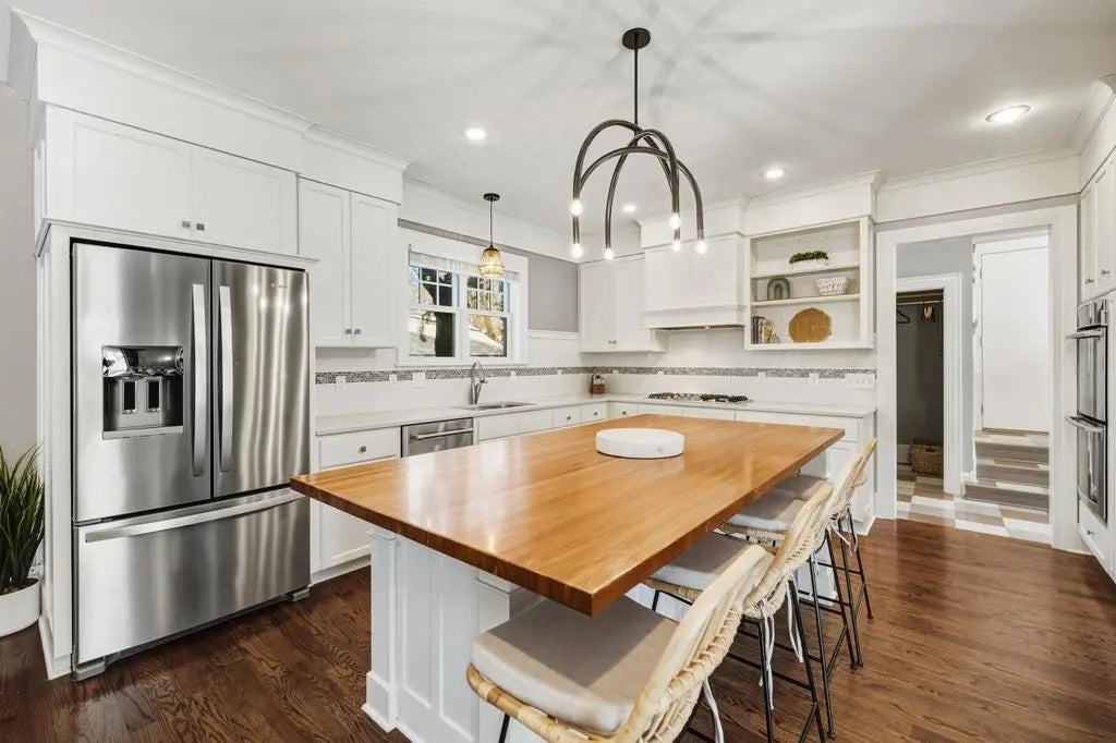 185 W Lake Street, Excelsior