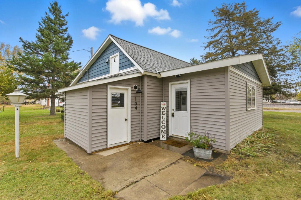 104 W Centre Street, Royalton