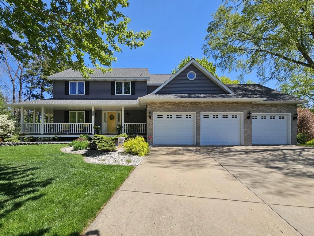 1295 Velvetleaf Lane, Lino Lakes