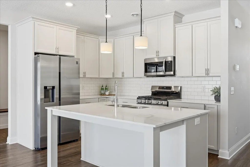 1715 Southpoint Lane, Hudson