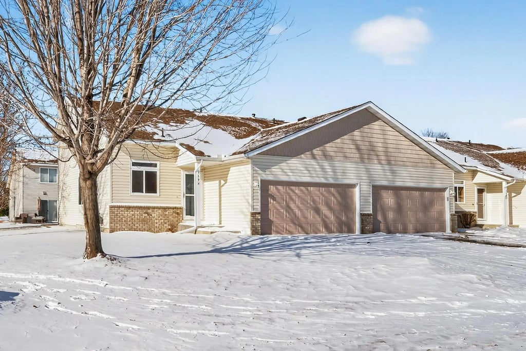 1596 Chartreux Avenue, Shakopee