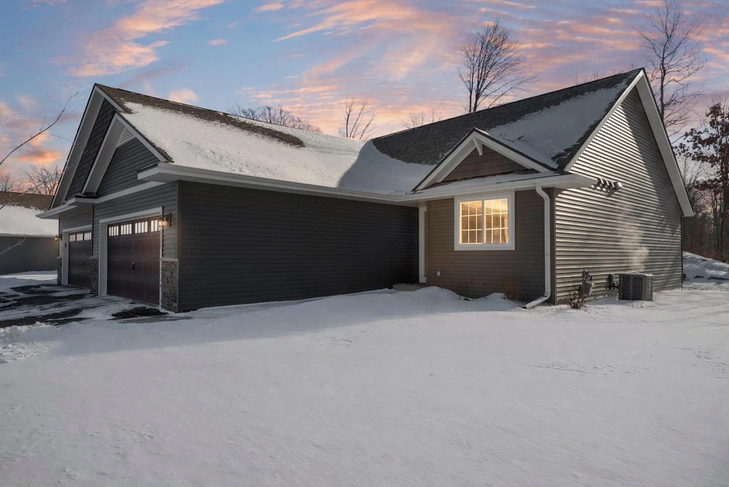 2207 Carlone Street, Cumberland