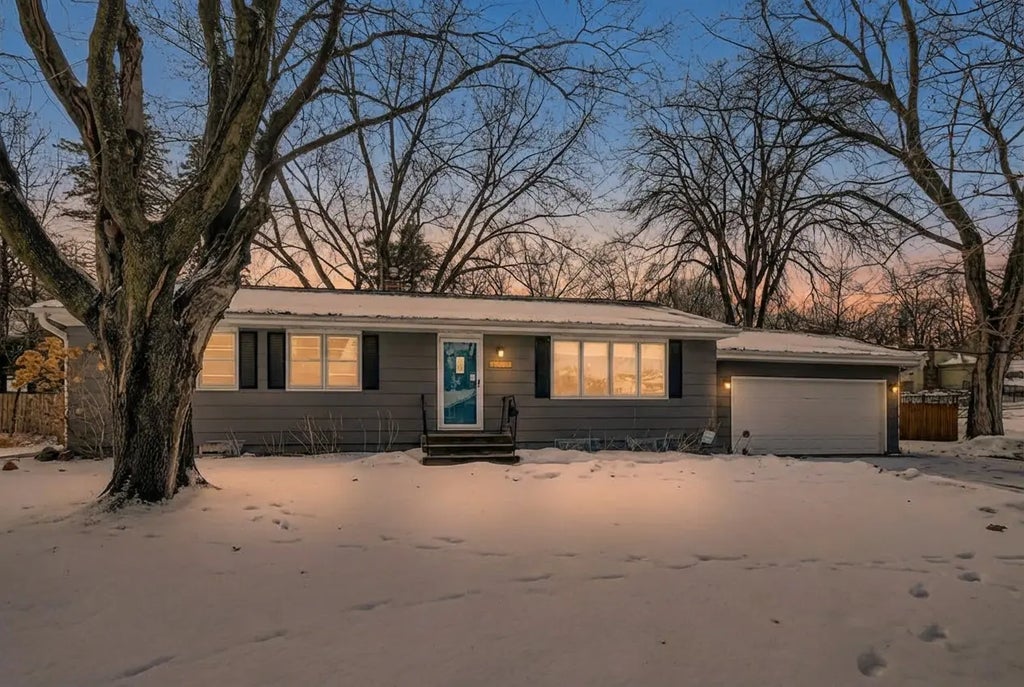 14921 Belvoir Drive, Minnetonka